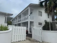 Bonanza Apartments - 2-Star