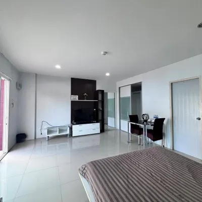 BKK TEAK Hostel Hotel dekat BTS Udom Suk