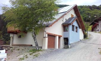 Studio in Saint-Jean-d'Arves, with Wonderful Mountain View, Furnished