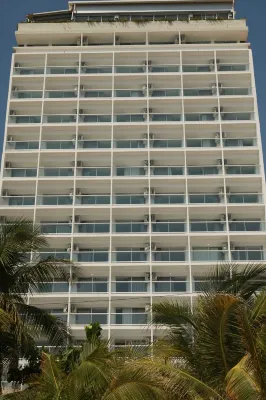 Bnow Hotels Acapulco Hotels in Puerto Marques
