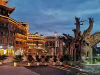 Xijiang Bieyuan Guanlanju (Qianhu Miaozhai West Gate Tourist Service Center Branch)