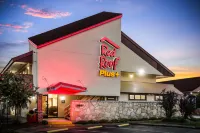 Red Roof Plus+ Nashville North - Goodlettsville Hotels in Goodlettsville