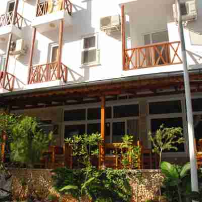 雷恩飯店 Hotel Exterior