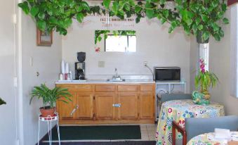 American Inn & Suites LAX Airport - Housity