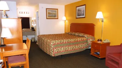 Magnuson Hotel Bradenton Hotels in Whitfield