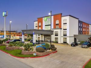 Holiday Inn Express & Suites Longview North