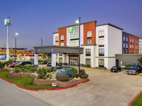 Holiday Inn Express & Suites Longview North