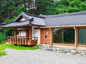 Chungju Solnaeeum Hanok Pension