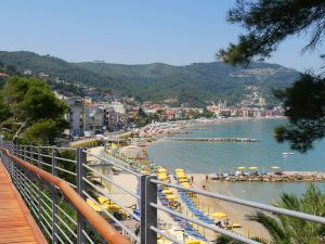 Maremonti 400m from Sea - Happy Rentals