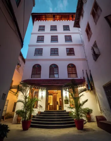 Spice Tree by Turaco