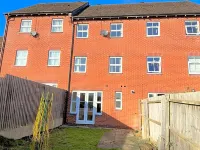 Johnson Townhouse Hoteles cerca de Hinwick House