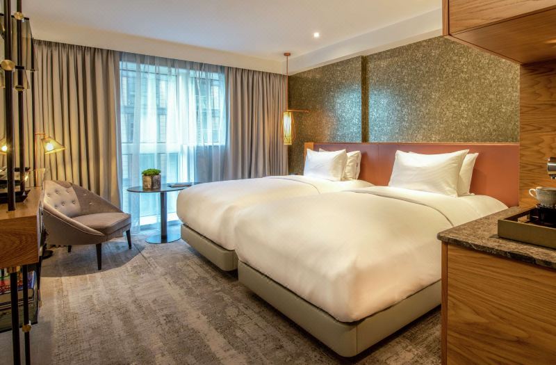 Lincoln Plaza London, Curio Collection by Hilton