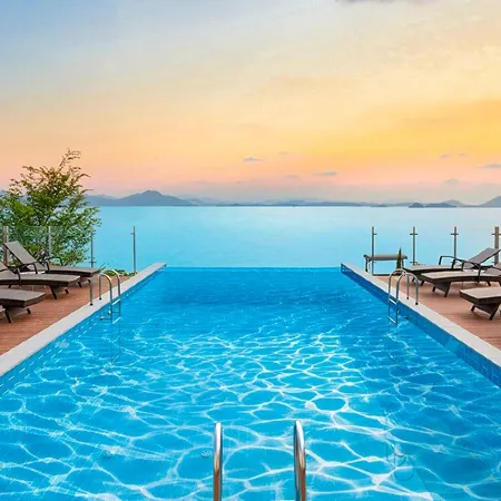 Yeosu Marine Terrace Poolvilla Отели рядом с достопримечательностью «Поле для гольфа The Ocean»