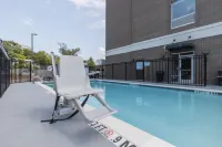 Holiday Inn Express & Suites COLUMBIA DOWNTOWN – THE VISTA by IHG - Pools