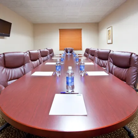 Holiday Inn Express & Suites BAY CITY by IHG