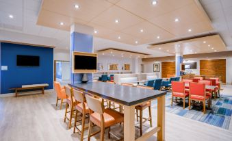 Holiday Inn Express & Suites FT. Washington - Philadelphia