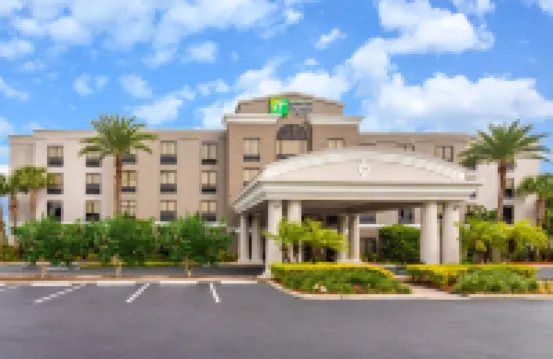 Holiday Inn Express & Suites LAKE PLACID by IHG