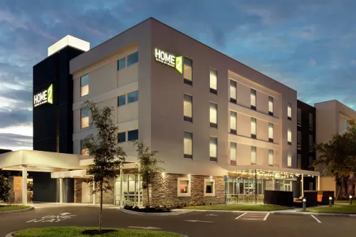 Home2 Suites by Hilton Sarasota Bradenton Airport - 3 estrellas