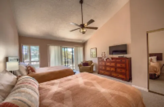 鐵仙人掌Comal CW C102 2卧室公寓 由RedAwning提供