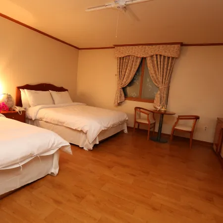 Munkyung Tourist Hotel