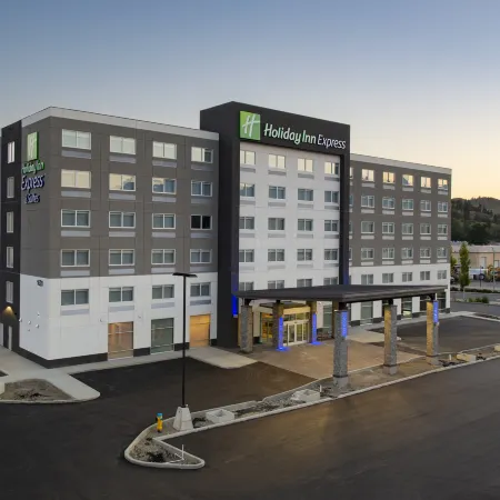 Holiday Inn Express & Suites KELOWNA - EAST by IHG