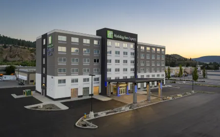 Holiday Inn Express & Suites KELOWNA - EAST by IHG