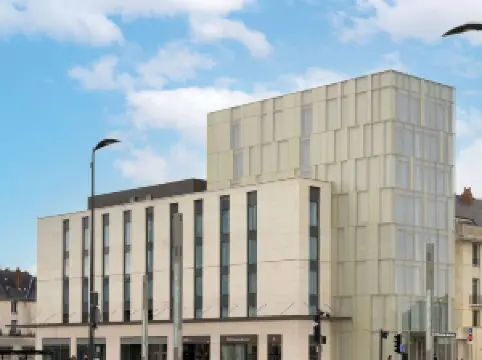 ฮิลตัน การ์เด้น อินน์ ทัวร์ส เซ็นเตอร์