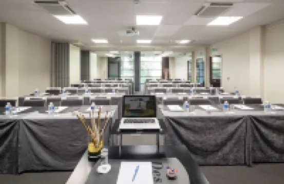 メルキュール アイクス アン プロヴァンス ラ デュランヌ ガール TGV