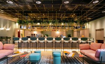 4. 요텔 런던 클럭..