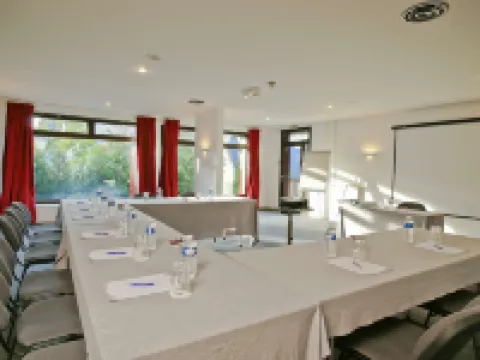 Best Western Plus Hostellerie du Vallon Hotels in Trouville-sur-Mer