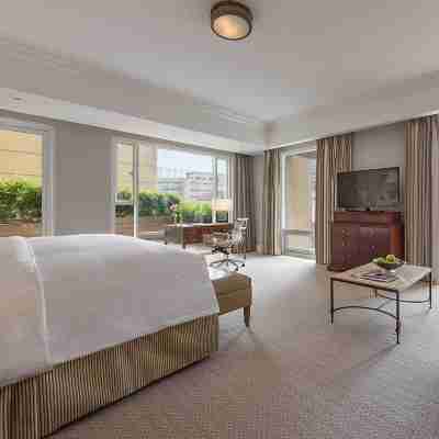 Discovery Primea, Manila Rooms