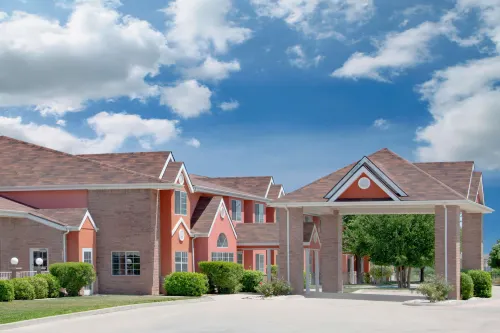 Longhorn Inn & Suites - Pet-friendly