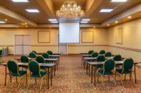 La Quinta Inn & Suites by Wyndham Fairbanks Airport Hotel a College