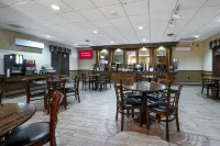 Red Roof Inn & Suites Hazleton - Aamiainen