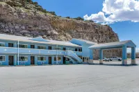 Rodeway Inn فنادق في رولينز