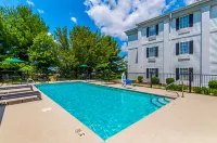 Quality Inn Harrisonburg I-81 - Pools