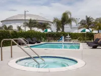 デイズ イン & スイーツ バイ ウィンダム サウス ゲート サウス・ゲートのホテル