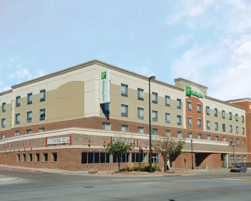 Holiday Inn 奧馬哈市中心 - 機場 埃普利机场 (OMA)附近的飯店