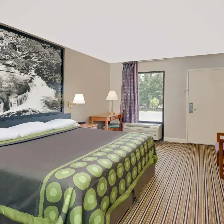 Super 8 by Wyndham Athens