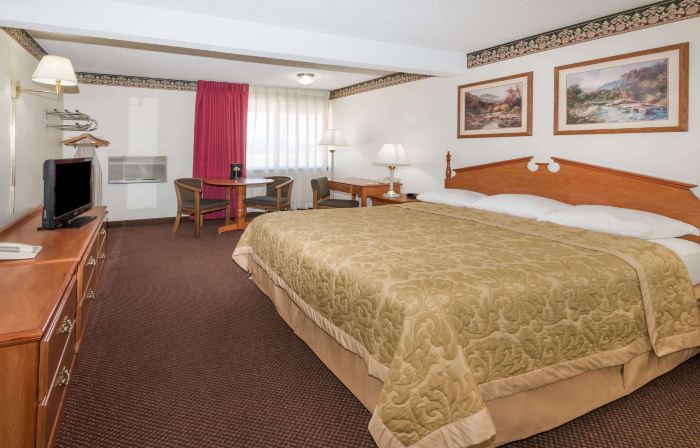 Super 8 by Wyndham Laramie