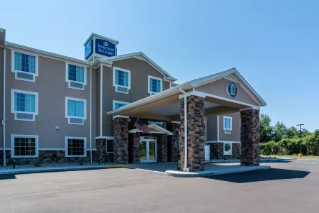 Cobblestone Hotel & Suites - Greenville Отели в г. Мерсер