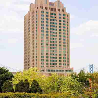 Hilton Philadelphia at Penn’s Landing Hotel Exterior