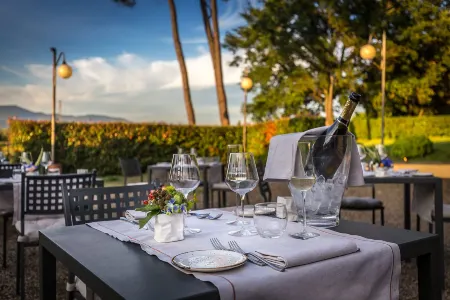 Il Borgo di Villa Castelletti Country Hotel Отели рядом с достопримечательностью «Villa Castelletti»