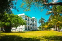 Best Western Grand Baymen Gardens Hotels near Saca Chispas Stadium