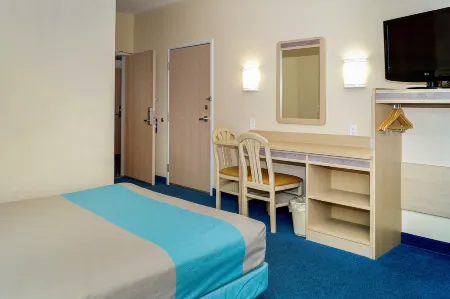 Motel 6 Peterborough, on