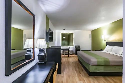 Motel 6 Augusta, KS