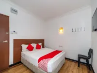 Switz Paradise Hotel - 5 Minute Walk to Centre Point and 10 Minute Walk to Waterfront-