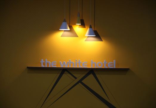 더화이트호텔 내부