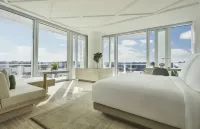 Four Seasons Hotel at the Surf Club, Surfside, Florida - Balkon