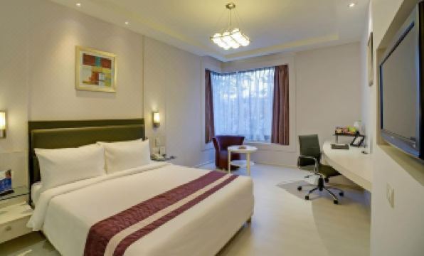 2. 사로바르 포르티..